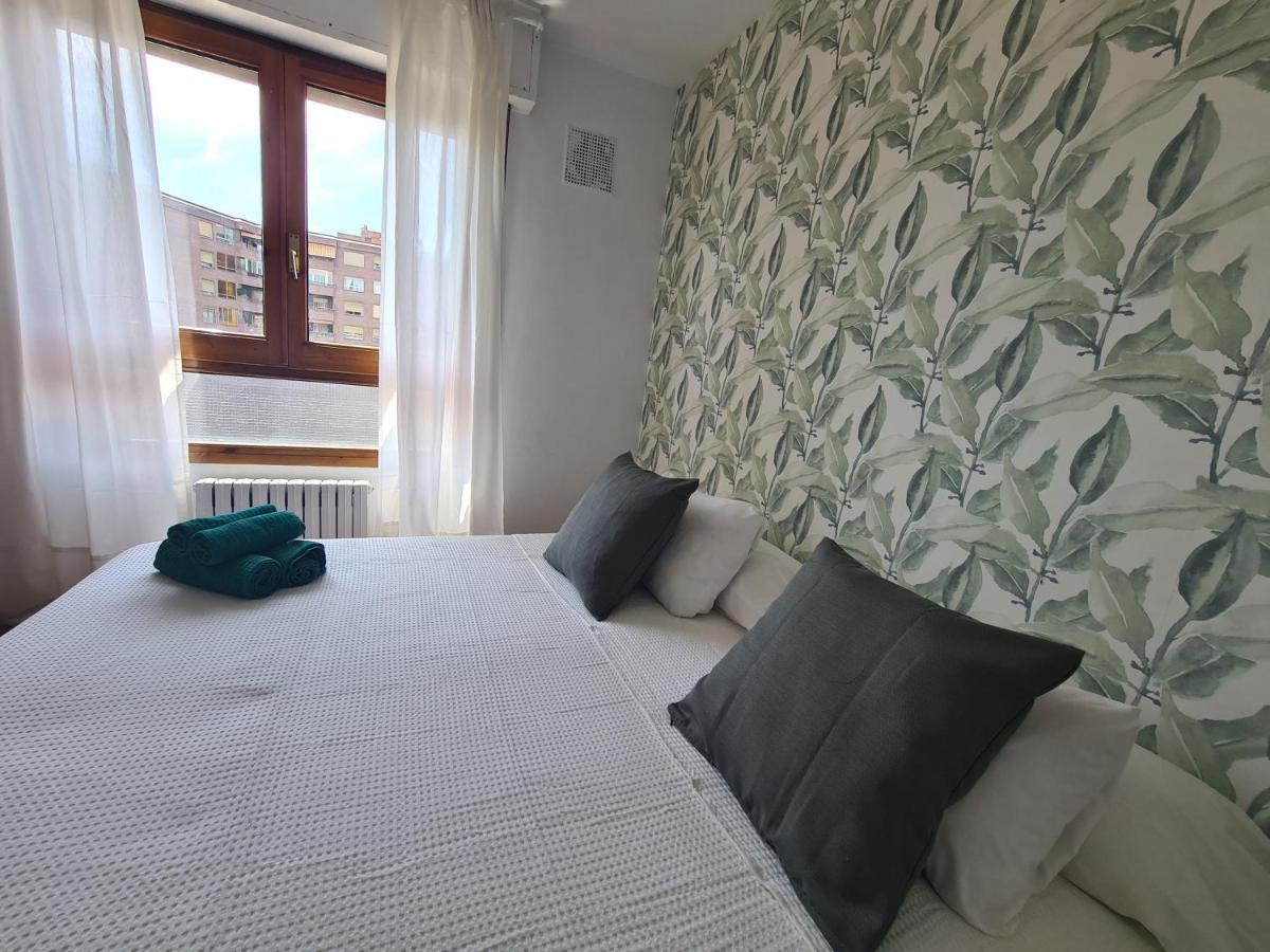 Dos Torres Tauriel - Espacioso Apartamento Con Impresionantes Vistas Y Garaje Privado Zaragoza Bagian luar foto