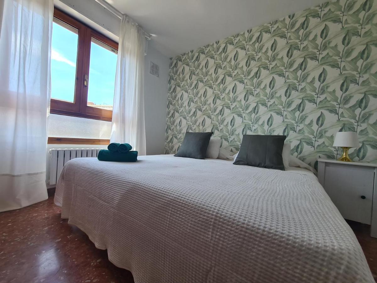 Dos Torres Tauriel - Espacioso Apartamento Con Impresionantes Vistas Y Garaje Privado Zaragoza Bagian luar foto