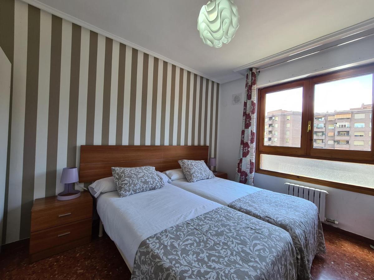 Dos Torres Tauriel - Espacioso Apartamento Con Impresionantes Vistas Y Garaje Privado Zaragoza Bagian luar foto